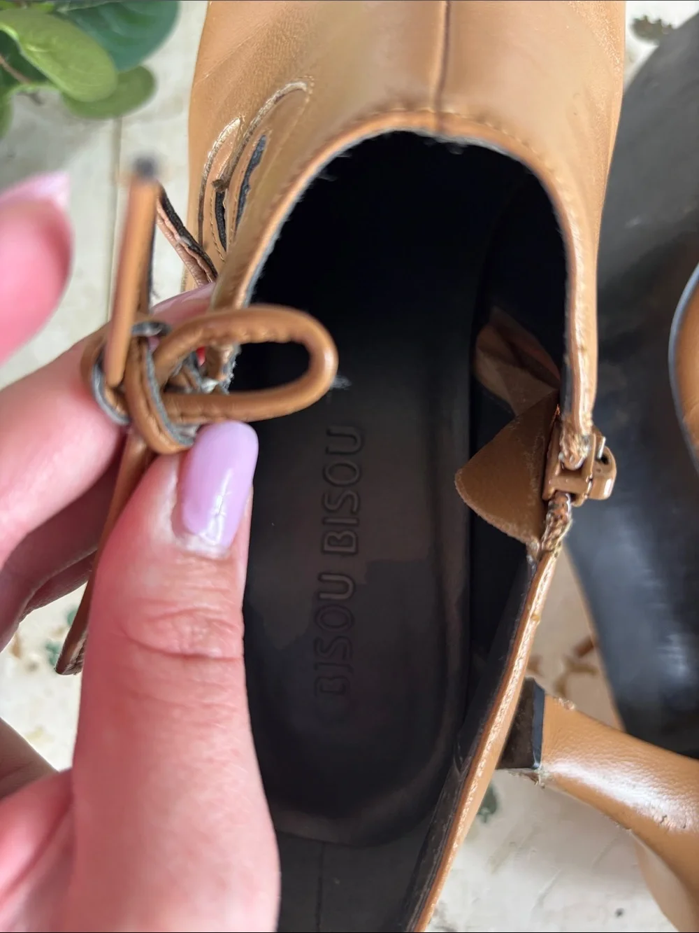 Bisou Bisou > Tan Leather Pointed-Toe Lace-Up Heels 8
